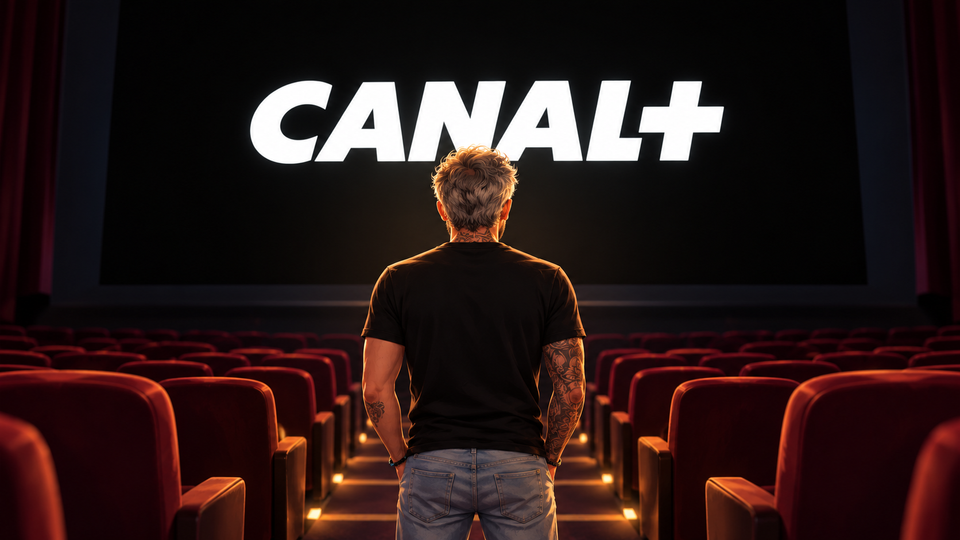 Illustration : Nyko de dos dans une salle de cinéma, fier devant un écran géant CANAL+.